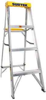 Escalera de aluminio tipo tijera, 3 peldaños, 1.21 m